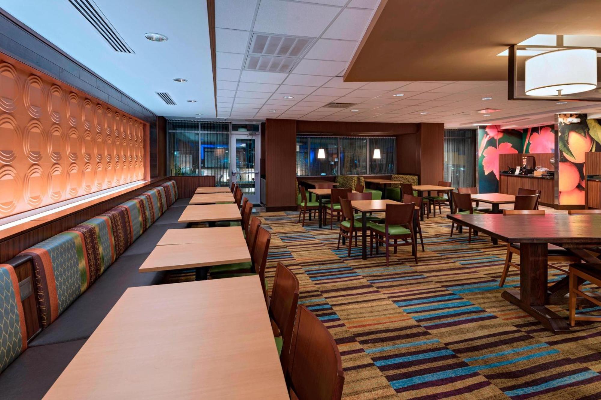 Fairfield Inn & Suites By Marriott Dublin Exterior photo